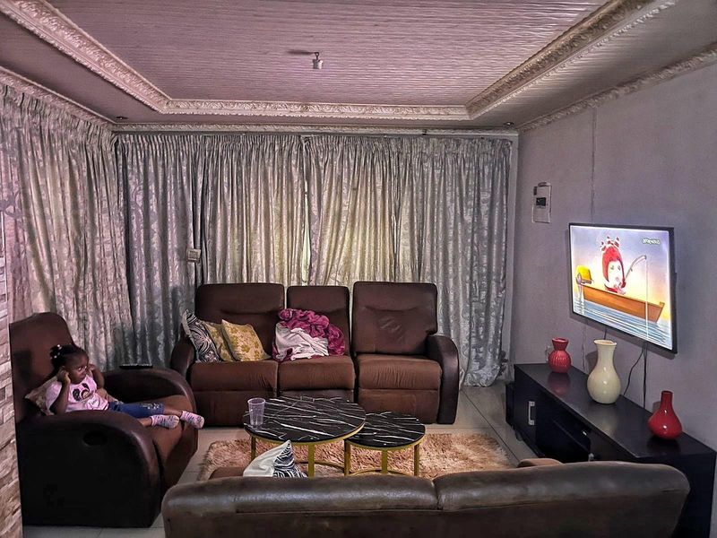 *Rental House in Soshanguve XX, Soshanguve, An Affordable Family Living in a Convenient Location - Photo 6