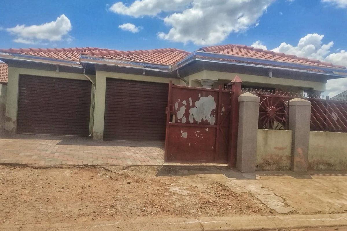 *Rental House in Soshanguve XX, Soshanguve, An Affordable Family Living in a Convenient Location - Photo 3