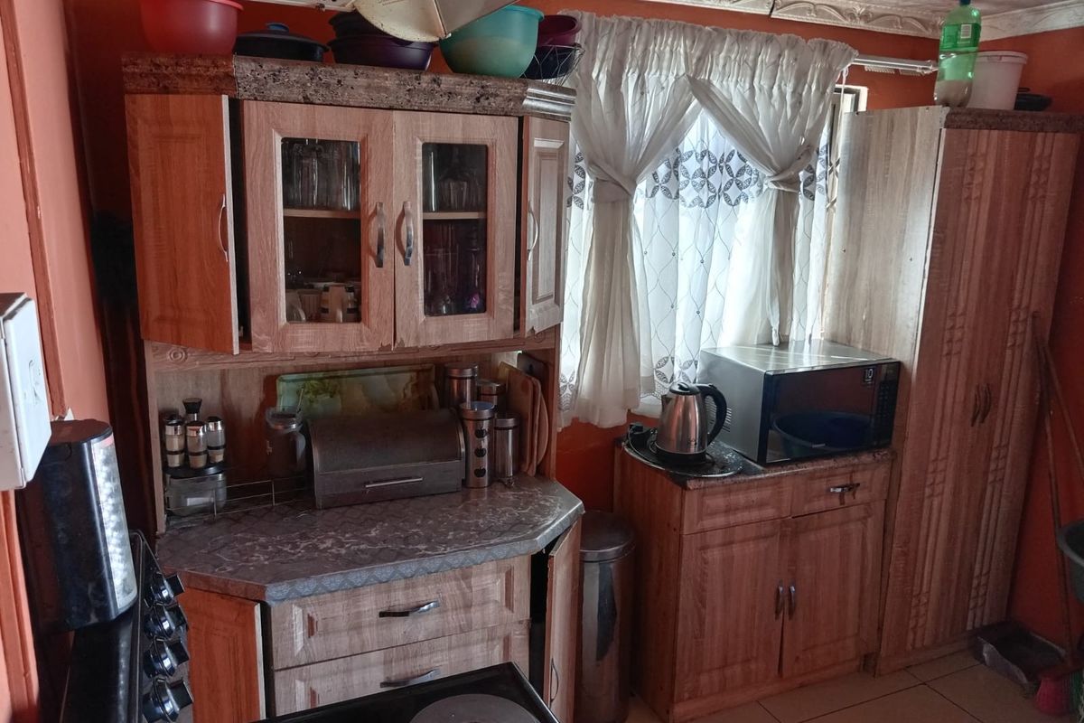 House For Sale in Zola, Soweto - Photo 3