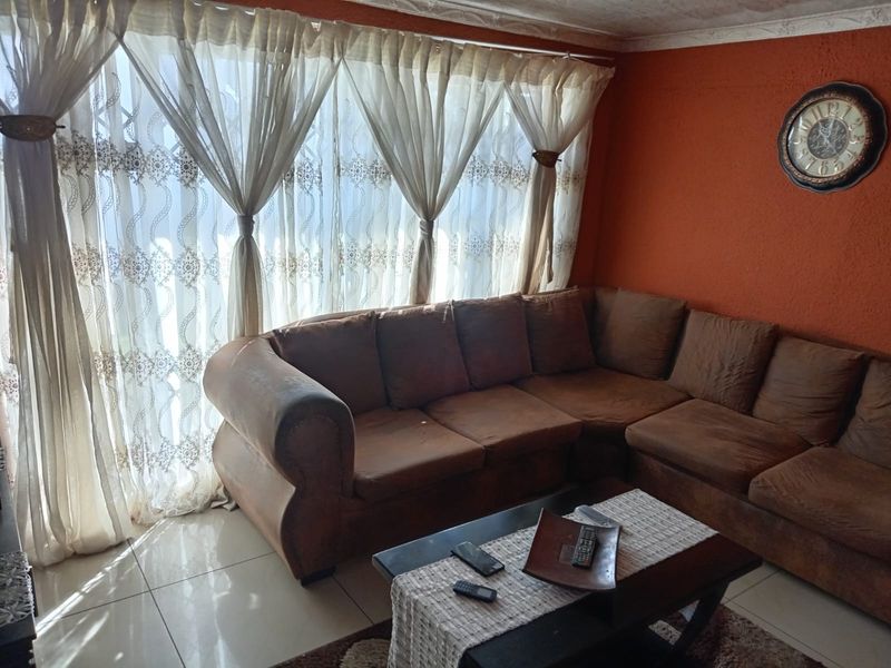 House For Sale in Zola, Soweto - Photo 5