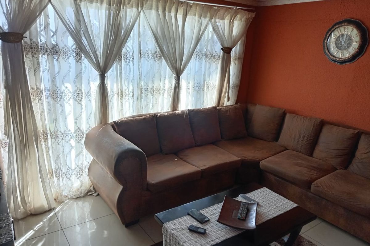 House For Sale in Zola, Soweto - Photo 5
