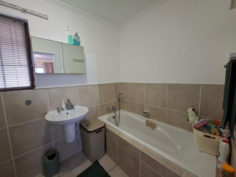 Apartment To Rent in Rivonia, Sandton - Photo 2