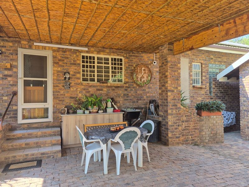 House Under Offer in Kranspoort Middelburg - Photo 3