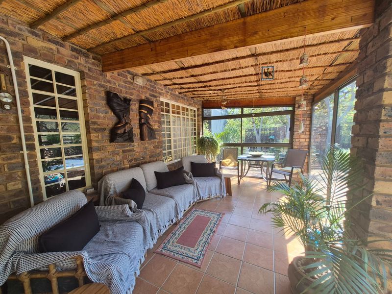 House Under Offer in Kranspoort Middelburg - Photo 6
