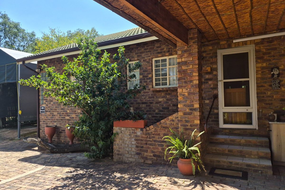 House Under Offer in Kranspoort Middelburg - Photo 2
