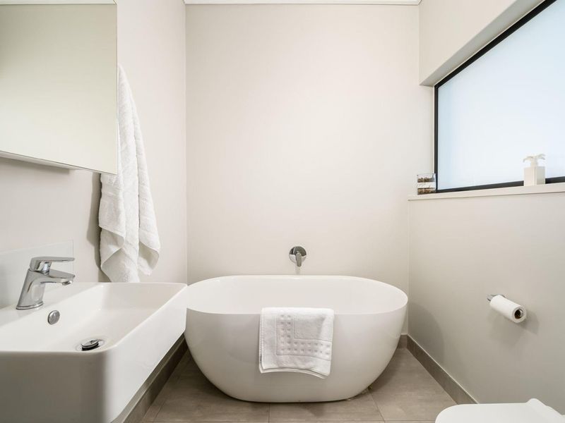 Bella Mare Apartments - Premium Coastal Living with Exceptional Lifestyle and Investment Appeal - Photo 2