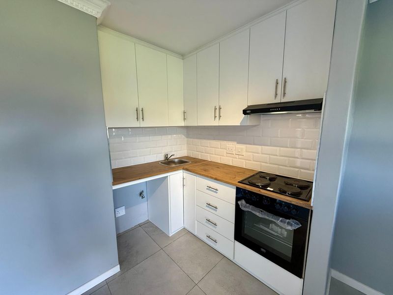 TO RENT Secure one Bedroom ground floor Apartment - Photo 7