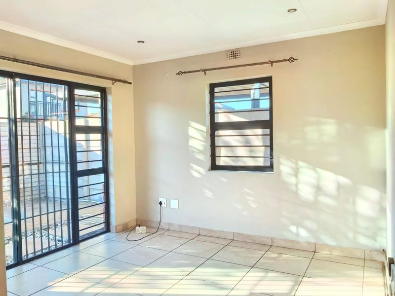 Urgent Sale: Perfect 3-Bedroom Starter Family Home in Leopards Rest Security Estate - Photo 7