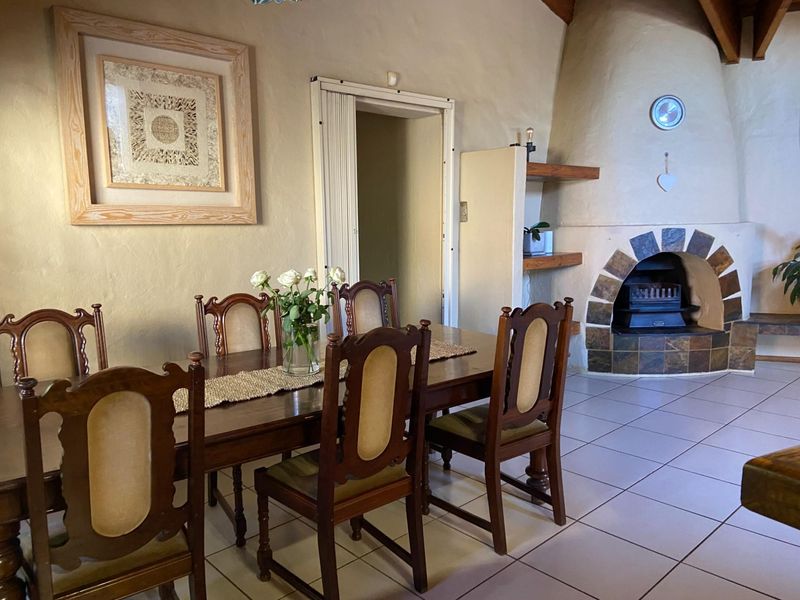 PERFECT LOCATION - BEST ADDRESS IN ZWARTKOP - LIGHTY TRAVELLED BOOMED OFF STREET!! - Photo 2