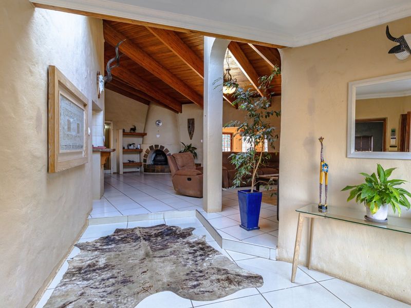 PERFECT LOCATION - BEST ADDRESS IN ZWARTKOP - LIGHTY TRAVELLED BOOMED OFF STREET!! - Photo 2