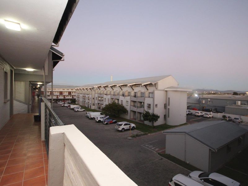 Apartment For Sale in Uitziht, Kraaifontein - Photo 7