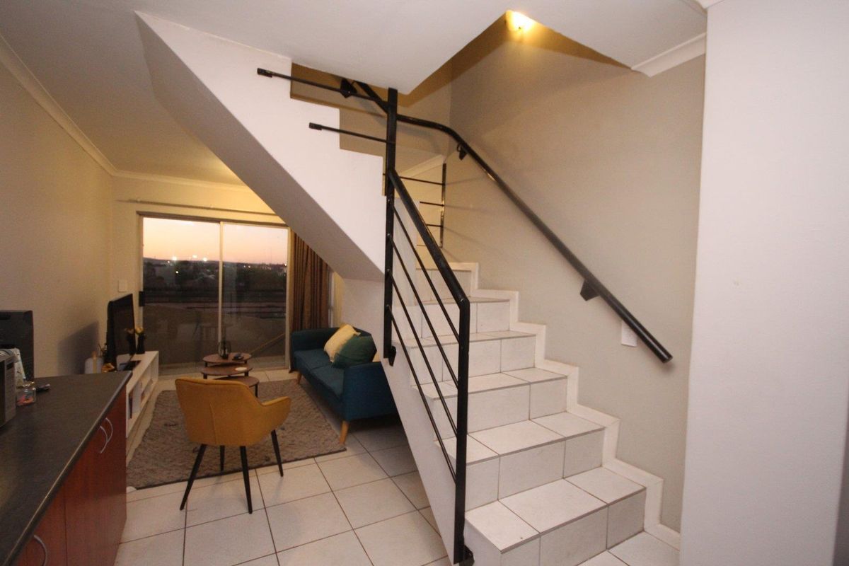 Apartment For Sale in Uitziht, Kraaifontein - Photo 4