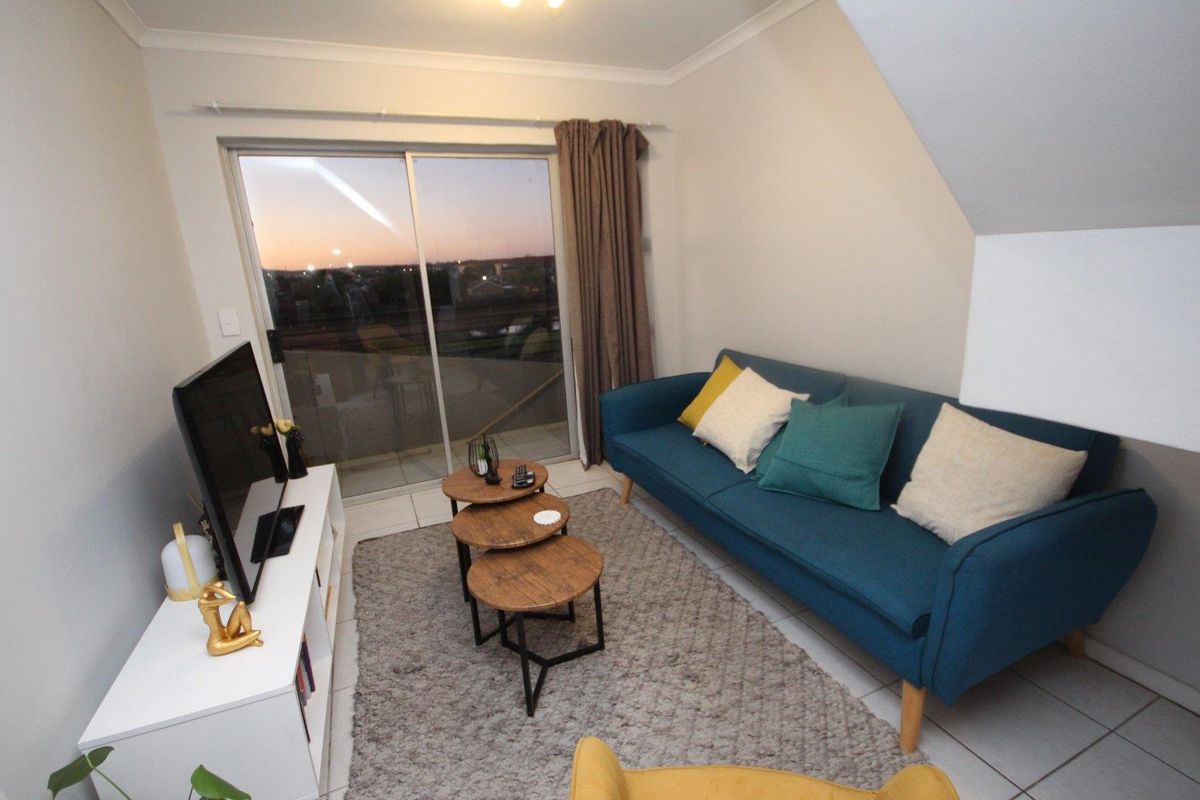 Apartment For Sale in Uitziht, Kraaifontein - Photo 5