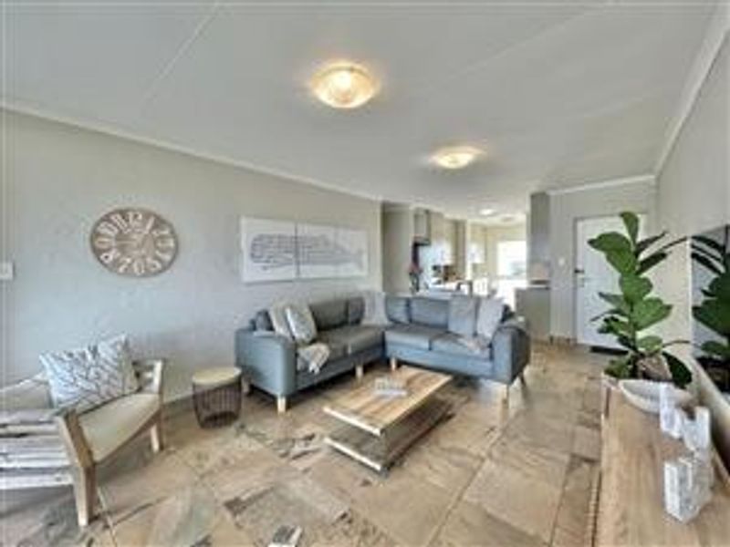 Exclusive Coastal Retreat with Lagoon and Ocean Views - Aston Bay, Jeffreys Bay - Photo 6