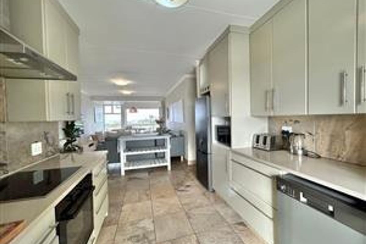 Exclusive Coastal Retreat with Lagoon and Ocean Views - Aston Bay, Jeffreys Bay - Photo 4