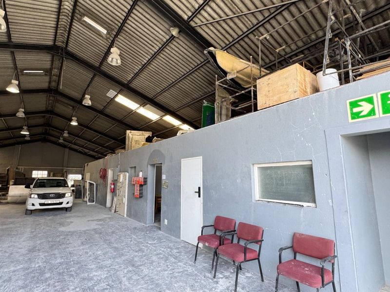 586m2 Industrial Property To Let in Montague Gardens | Yard Space - Photo 4
