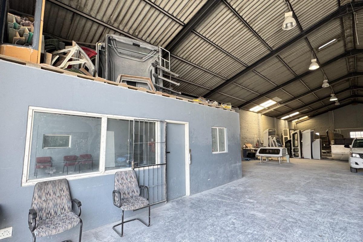 586m2 Industrial Property To Let in Montague Gardens | Yard Space - Photo 3