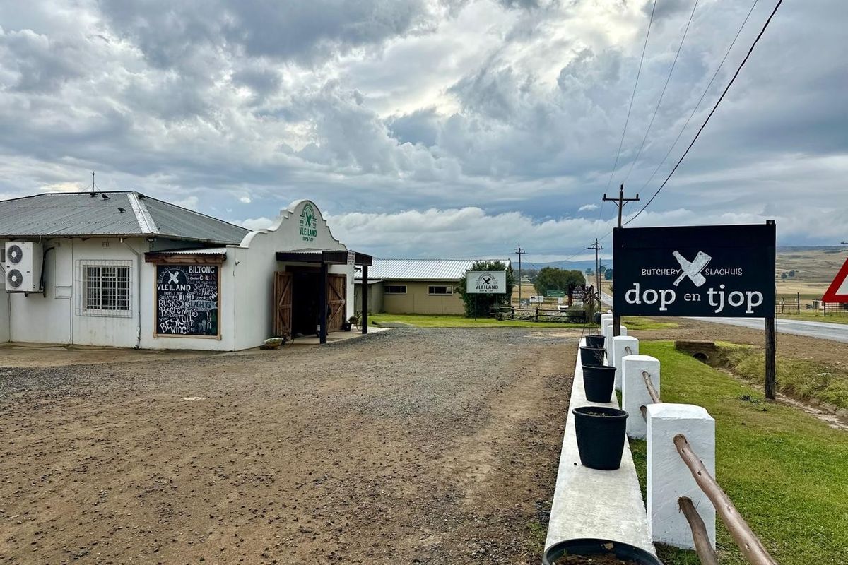 Fully Equipped Butchery and Liquor Store For Sale in Wakkerstroom. - Photo 3