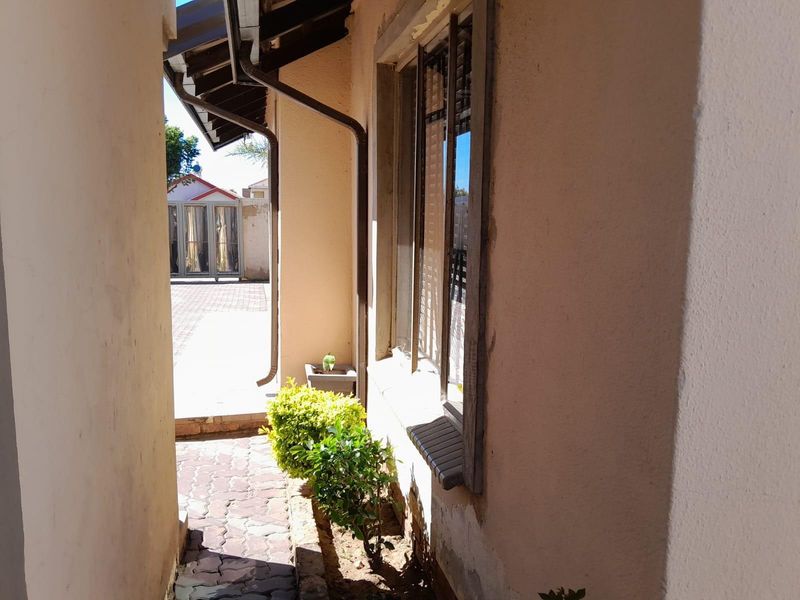 House For Sale in Rabie Ridge, Midrand - Photo 6