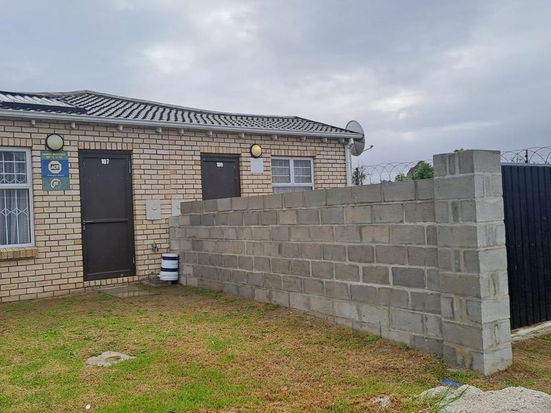 House For Sale in Walmer Link Port Elizabeth Eastern Cape - Photo 2