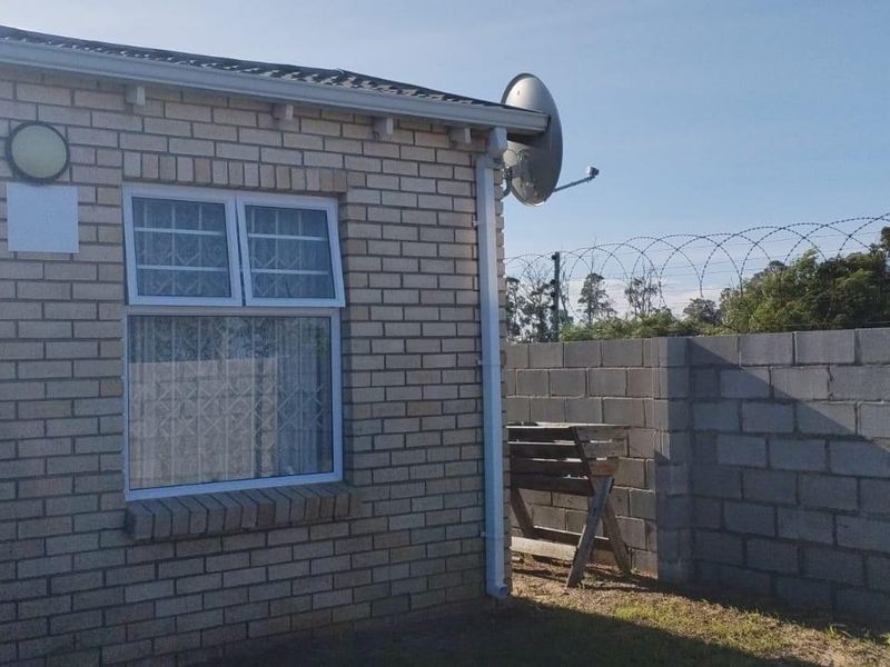 House For Sale in Walmer Link Port Elizabeth Eastern Cape - Photo 3