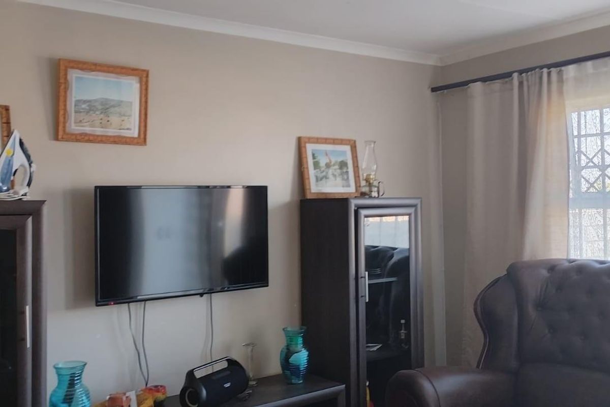 House For Sale in Walmer Link Port Elizabeth Eastern Cape - Photo 4