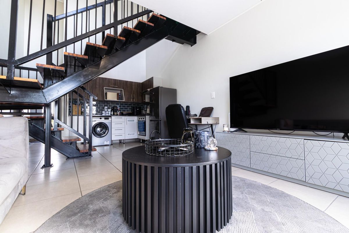 Apartment For Sale in Linbro Park, Sandton - Photo 2
