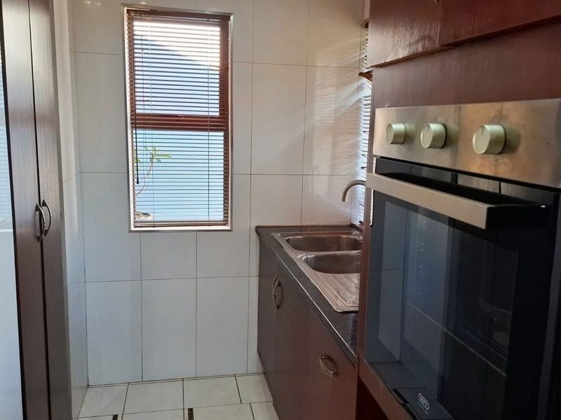 3 Bedroom House and Flatlet To Rent in Rooihuiskraal - Photo 10