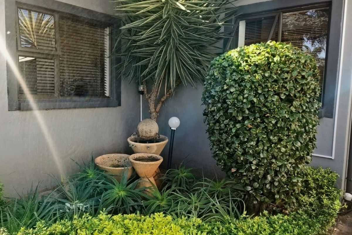 3 Bedroom House and Flatlet To Rent in Rooihuiskraal - Photo 3