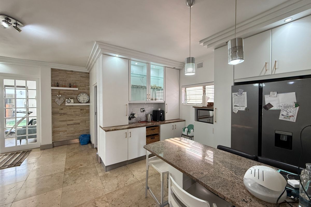Modern 4 Bedroom Family Home In Goodwood Estate - Photo 4