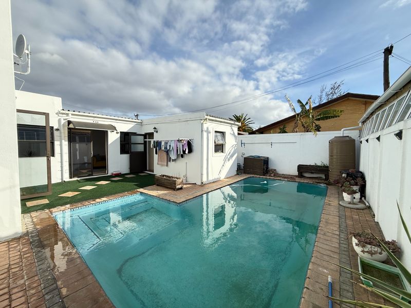 Modern 4 Bedroom Family Home In Goodwood Estate - Photo 5