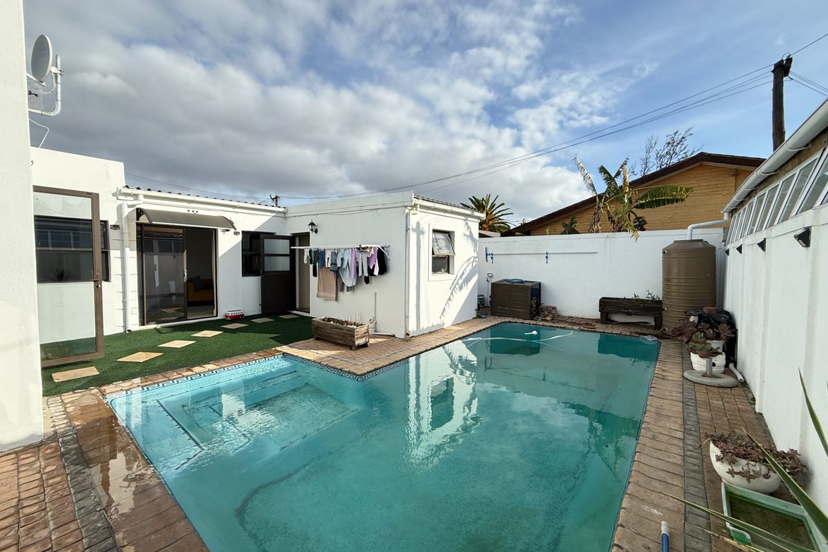 Modern 4 Bedroom Family Home In Goodwood Estate - Photo 5