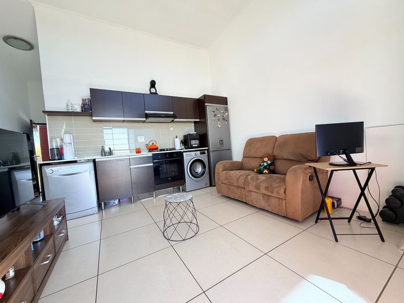 Apartment For Sale in Fourways, Sandton - Photo 2