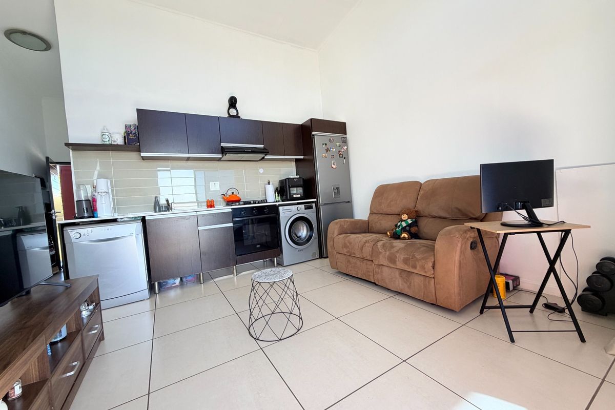 Apartment For Sale in Fourways, Sandton - Photo 2