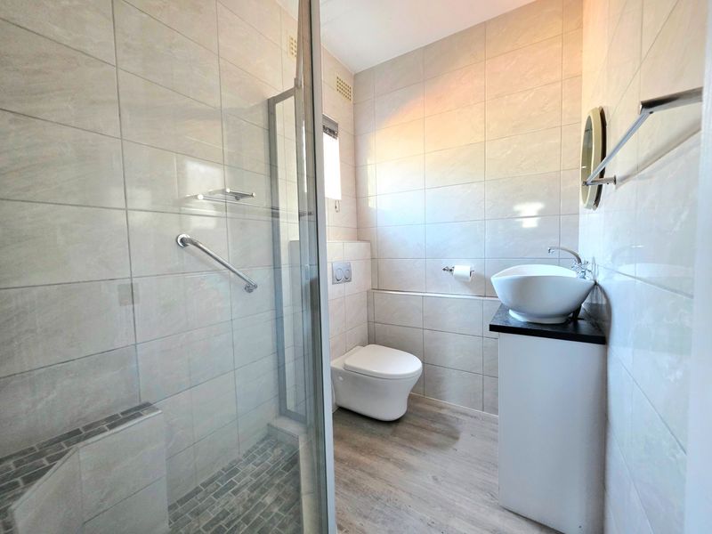 To Rent: Sophisticated Garden Cottage Living in the Heart of Blomtuin - Photo 4