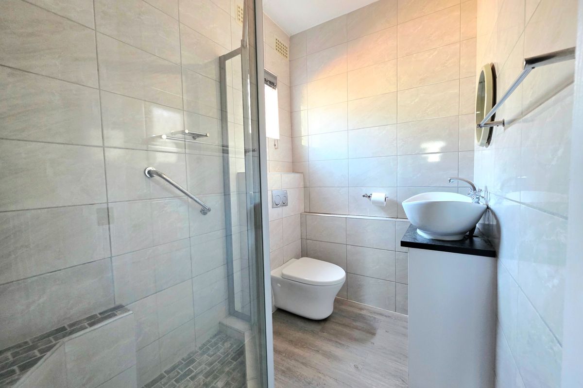 To Rent: Sophisticated Garden Cottage Living in the Heart of Blomtuin - Photo 4