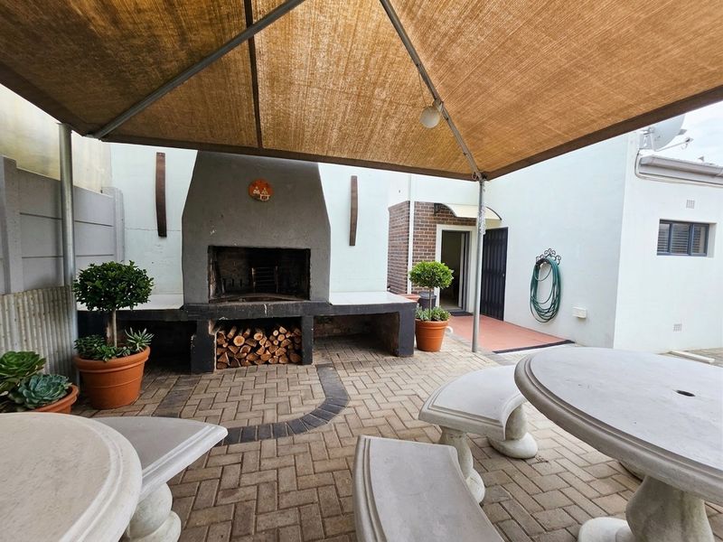 To Rent: Sophisticated Garden Cottage Living in the Heart of Blomtuin - Photo 2