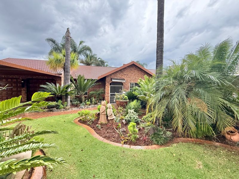 BEAUTIFUL 3 BEDROOM HOUSE SOLD ALREADY in Erasmuskloof, Pretoria - Photo 1