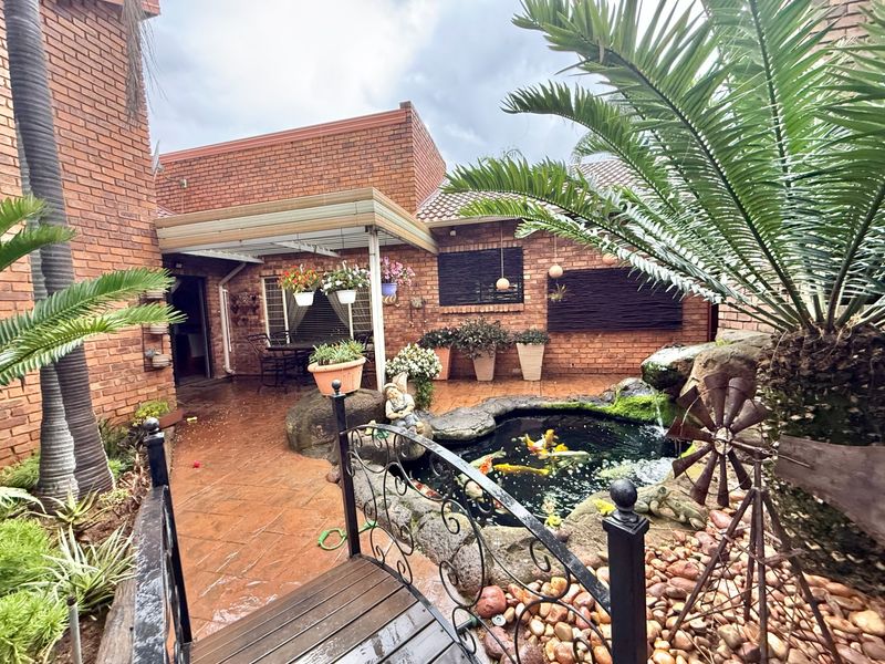 BEAUTIFUL 3 BEDROOM HOUSE SOLD ALREADY in Erasmuskloof, Pretoria - Photo 3