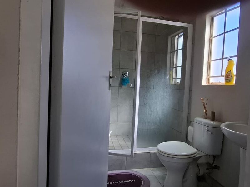 Corner Stand House For Sale in Sky City, Alberton - Photo 9