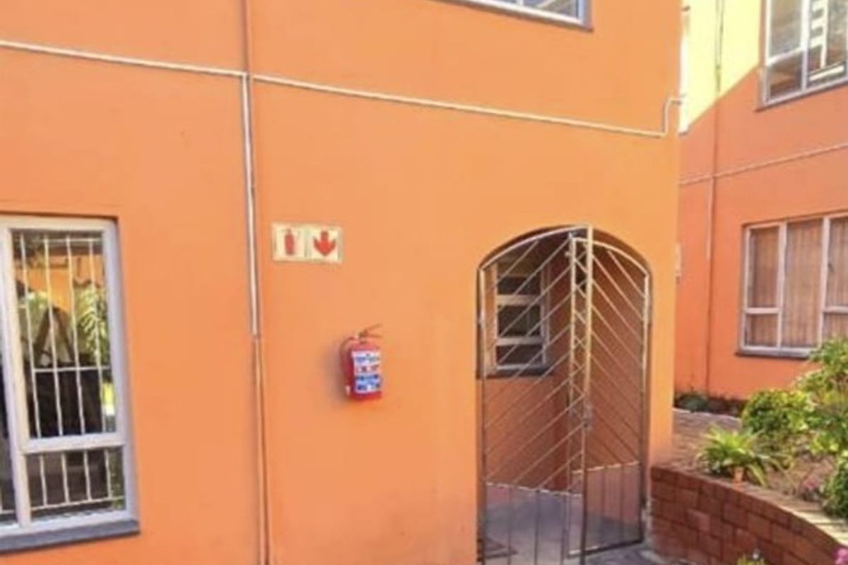 Townhouse For Sale in Malvern, Durban, KwaZulu Natal - Photo 3