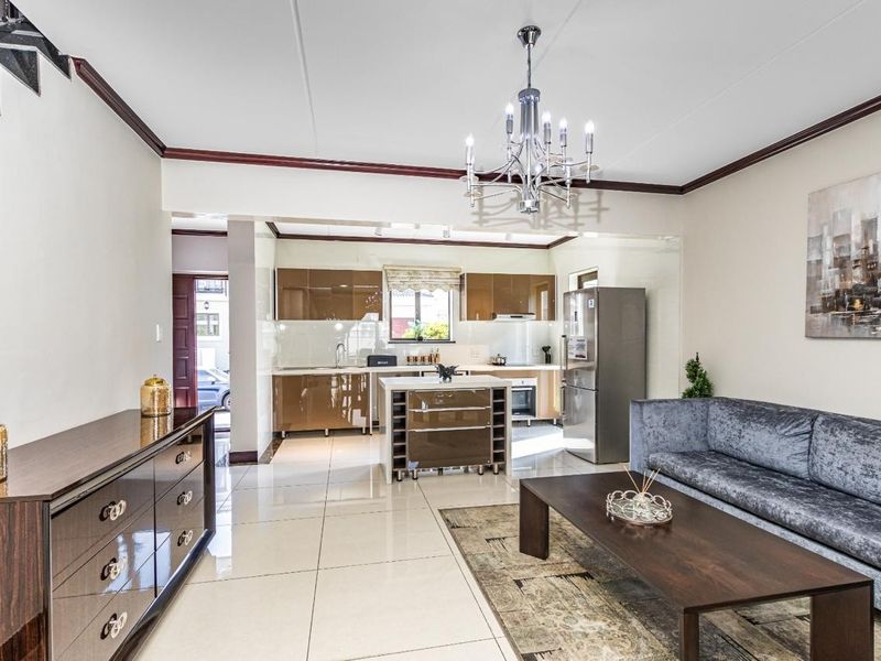 Cluster To Rent in Fourways, Sandton - Photo 2