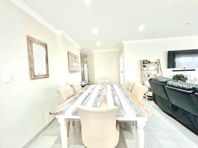 Shared Mandate: Elegant, Move-In Ready Family Home in Popular Fountains Estate, Jeffreys Bay - Photo 10