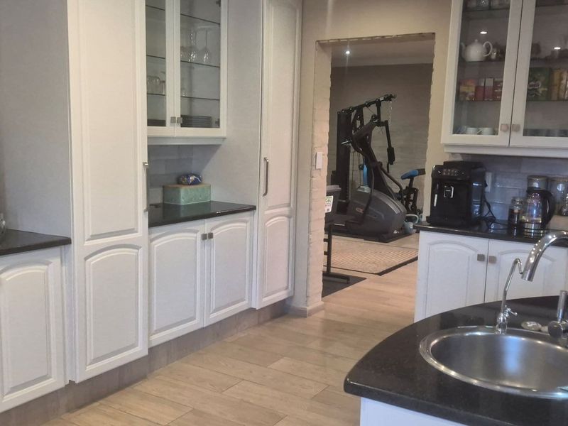 House For Sale in Rooihuiskraal, Centurion - Photo 6