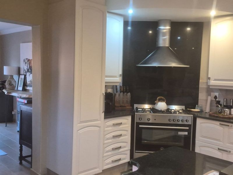 House For Sale in Rooihuiskraal, Centurion - Photo 8