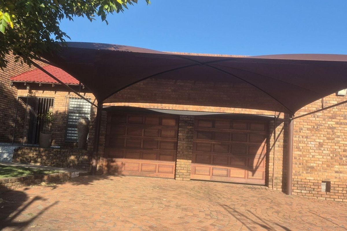 House For Sale in Rooihuiskraal, Centurion - Photo 2