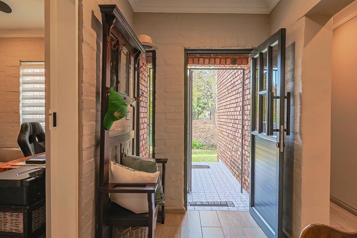 House For Sale in Rooihuiskraal, Centurion - Photo 5