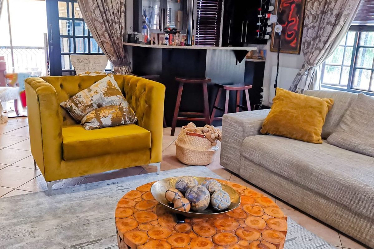 Furnished 3 Bedroom House To Rent in Faerie Glen, Pretoria - Photo 4