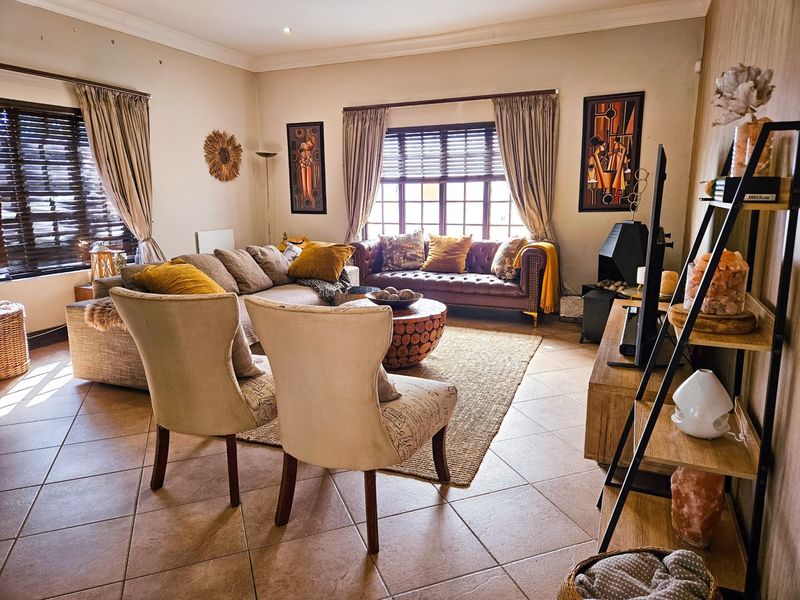 Furnished 3 Bedroom House To Rent in Faerie Glen, Pretoria - Photo 3