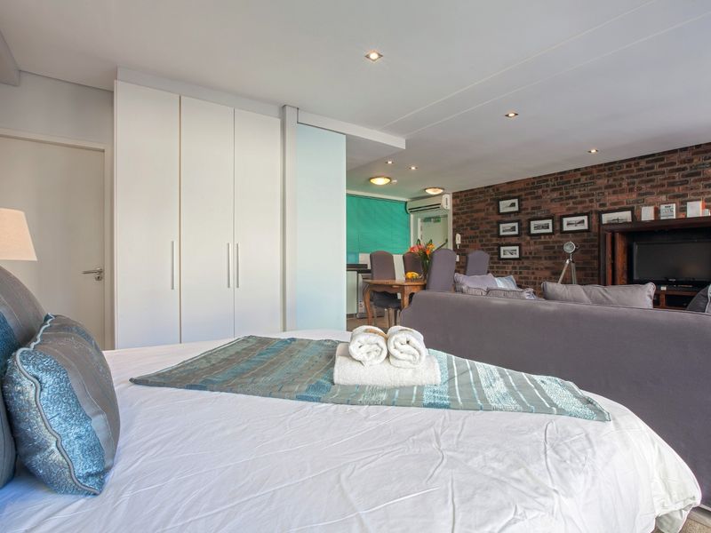 Apartment To Rent in Cape Town City Centre, Cape Town - Photo 2